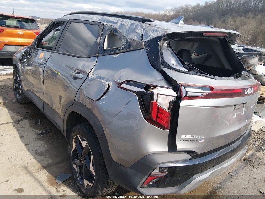 2025 Kia Seltos VIN KNDEUCAA2S7816303 IAAI salvage auction — ROLLOVER, Salvage (West Virginia), sold $2,075 on 2026-07-16 (photo 3)