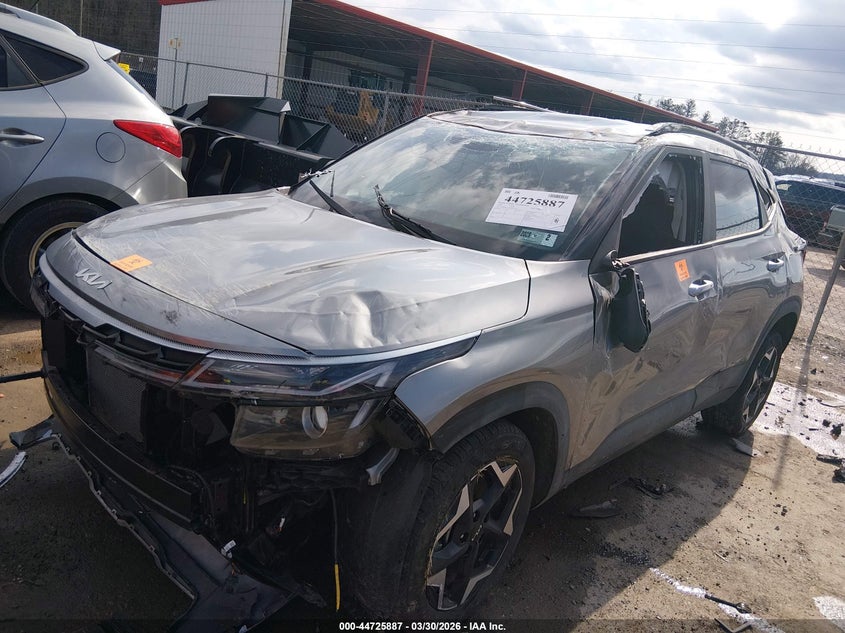 2025 Kia Seltos VIN KNDEUCAA2S7816303 IAAI salvage auction — ROLLOVER, Salvage (West Virginia), sold $2,075 on 2026-07-16 (photo 6)
