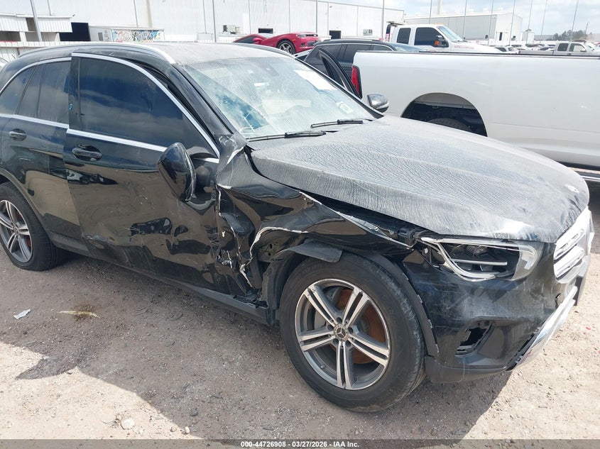 2020 Mercedes-benz Glc VIN WDC0G8DB8LF737268 IAAI salvage auction — RIGHT SIDE, Wait Title, sold $6,850 on 2026-08-22 (photo 6)