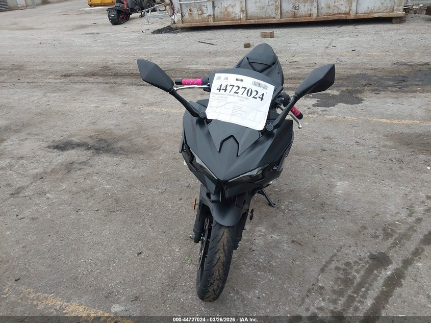 2026 Kawasaki Ninja VIN ML5EXGG11TDA79505 IAAI salvage auction — SIDE, Wait Title, sold $1,350 on 2026-07-21 (photo 5)