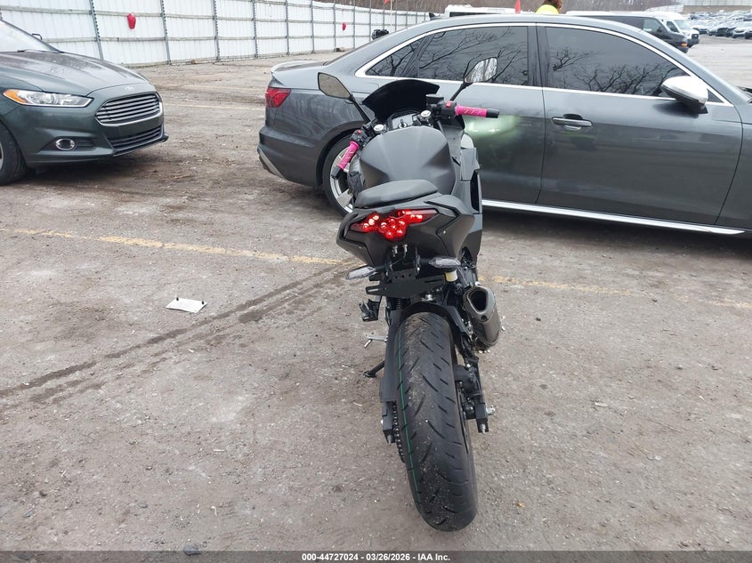2026 Kawasaki Ninja VIN ML5EXGG11TDA79505 IAAI salvage auction — SIDE, Wait Title, sold $1,350 on 2026-07-21 (photo 6)