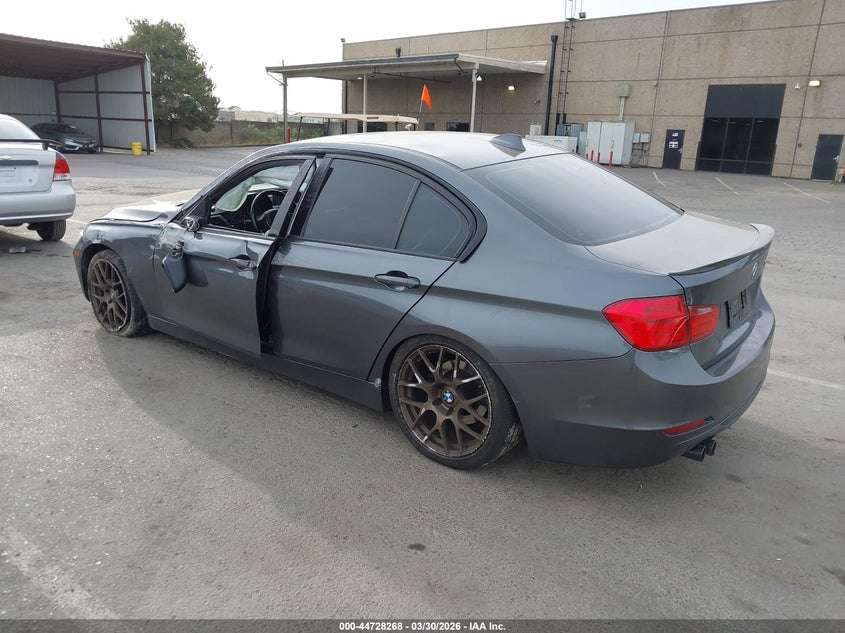 2014 BMW 3er VIN WBA3C1C56EK109332 IAAI salvage auction — RIGHT FRONT, Salvage (California), sold $25 on 2026-07-29 (photo 3)