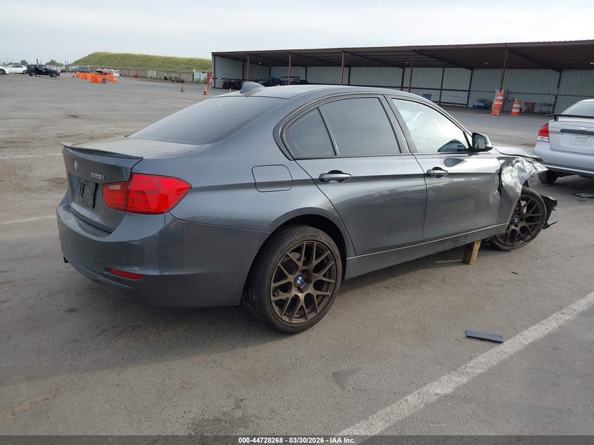 2014 BMW 3er VIN WBA3C1C56EK109332 IAAI salvage auction — RIGHT FRONT, Salvage (California), sold $25 on 2026-07-29 (photo 4)