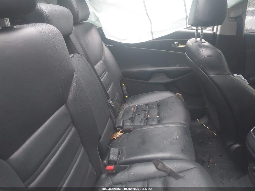 2020 Kia Sorento VIN 5XYPH4A51LG679199 IAAI salvage auction — ROLLOVER, Wait Title, sold $975 on 2026-07-07 (photo 8)