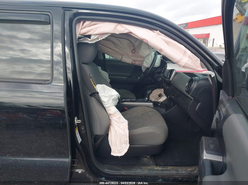 2017 Toyota Tacoma VIN 5TFAZ5CN7HX034423 IAAI salvage auction — FRONT END, Wait Title, sold $25 on 2026-07-29 (photo 5)