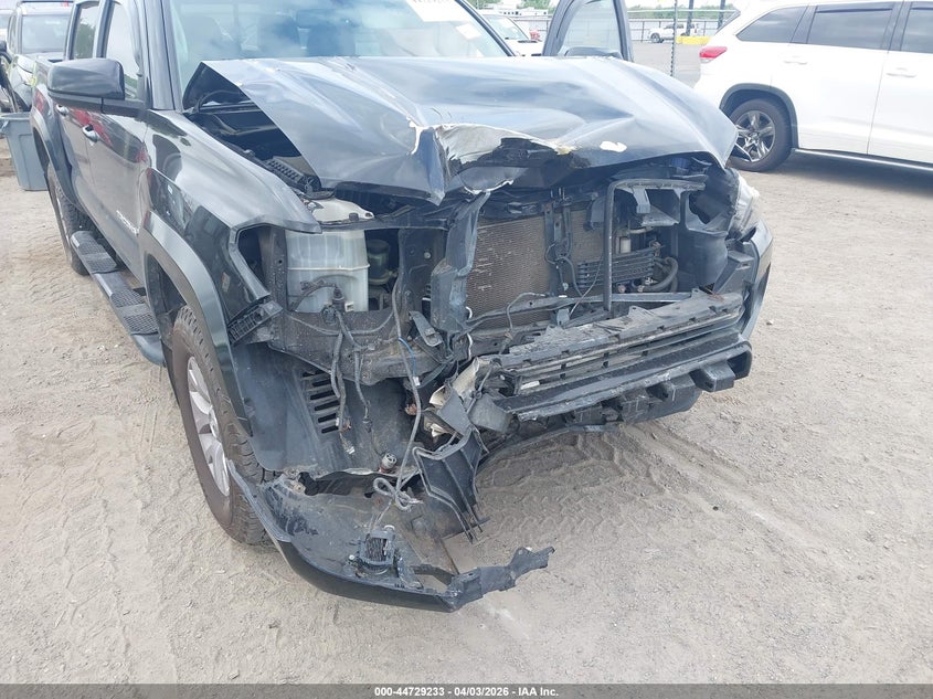 2017 Toyota Tacoma VIN 5TFAZ5CN7HX034423 IAAI salvage auction — FRONT END, Wait Title, sold $25 on 2026-07-29 (photo 6)