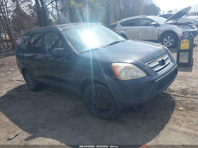 2005 Honda Cr-v VIN SHSRD78815U304633 IAAI salvage auction — NORMAL WEAR, Clear (New York), sold $675 on 2026-07-28 (photo 1)