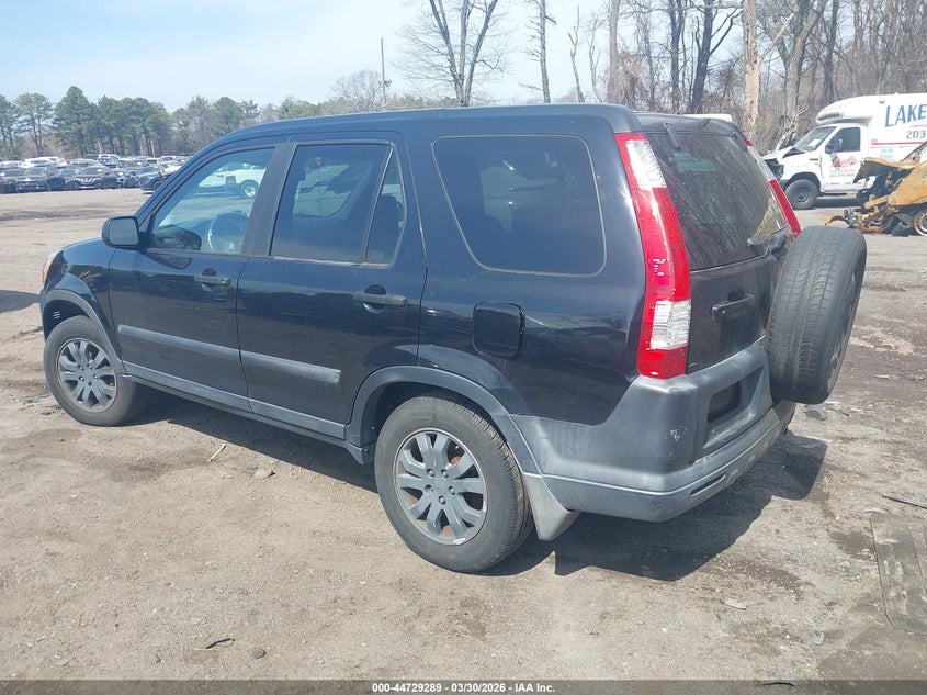 2005 Honda Cr-v VIN SHSRD78815U304633 IAAI salvage auction — NORMAL WEAR, Clear (New York), sold $675 on 2026-07-28 (photo 3)