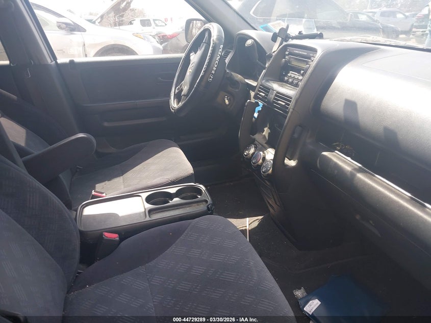 2005 Honda Cr-v VIN SHSRD78815U304633 IAAI salvage auction — NORMAL WEAR, Clear (New York), sold $675 on 2026-07-28 (photo 5)