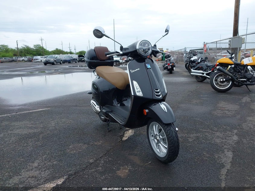2023 Vespa - VIN ZAPM818G1P5910012 IAAI salvage auction — LEFT SIDE, Clear (Hawaii), sold $1,400 on 2026-07-07 (photo 1)