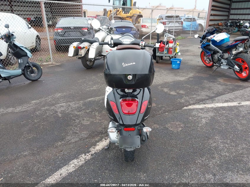 2023 Vespa - VIN ZAPM818G1P5910012 IAAI salvage auction — LEFT SIDE, Clear (Hawaii), sold $1,400 on 2026-07-07 (photo 6)