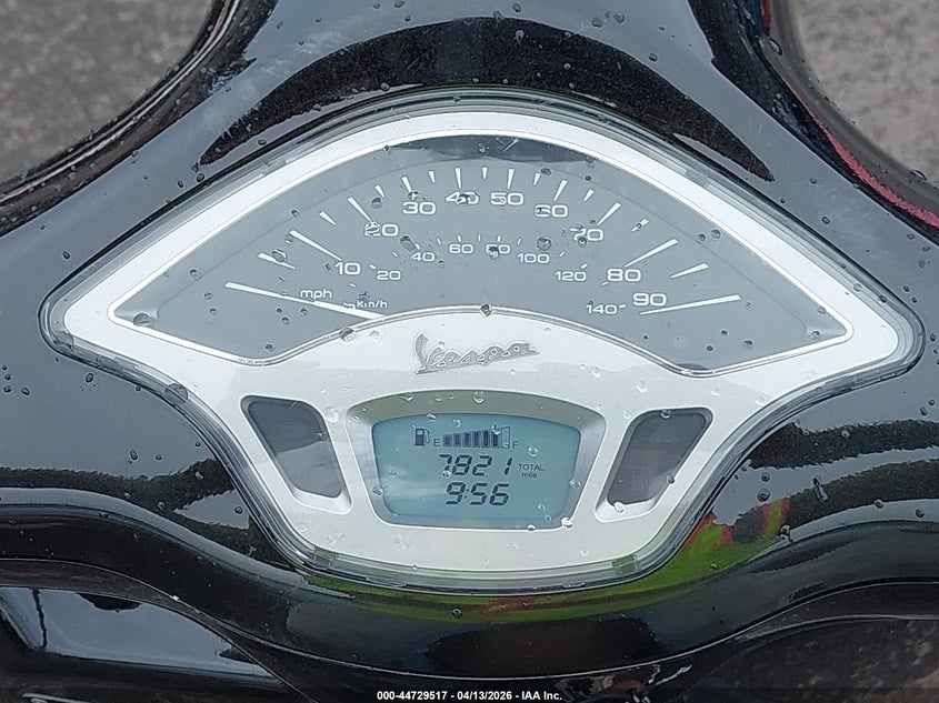 2023 Vespa - VIN ZAPM818G1P5910012 IAAI salvage auction — LEFT SIDE, Clear (Hawaii), sold $1,400 on 2026-07-07 (photo 7)