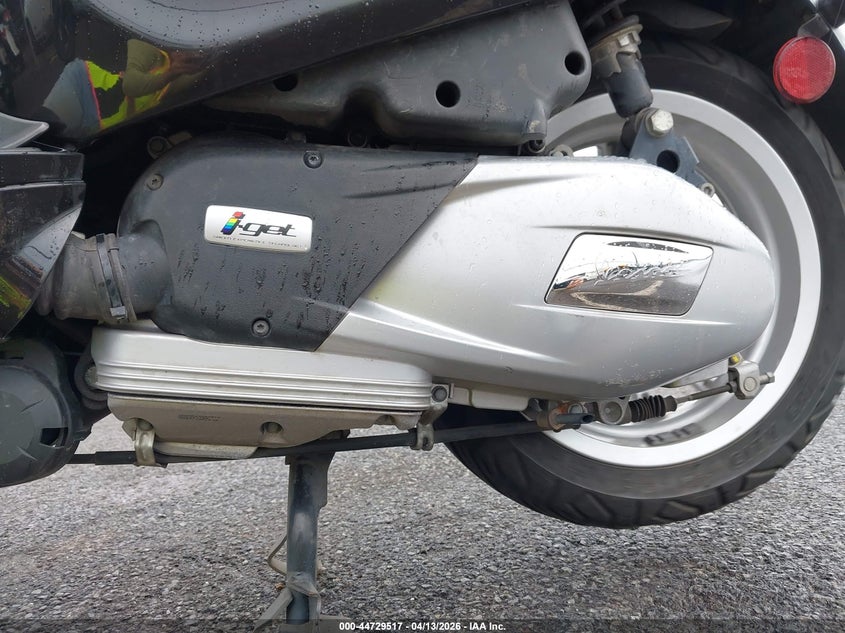 2023 Vespa - VIN ZAPM818G1P5910012 IAAI salvage auction — LEFT SIDE, Clear (Hawaii), sold $1,400 on 2026-07-07 (photo 9)