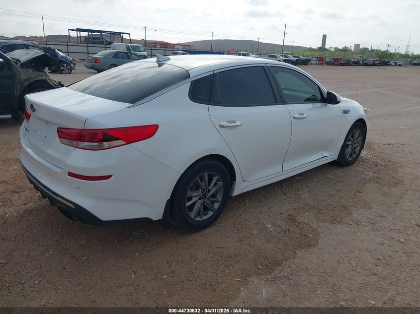 2019 Kia Optima VIN 5XXGT4L32KG350962 IAAI salvage auction — LEFT SIDE, Salvage (Texas), sold $1,775 on 2026-07-30 (photo 4)