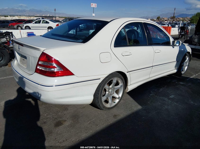 2007 Mercedes-benz C-klasse VIN WDBRF52HX7A955770 IAAI salvage auction — FRONT END, Salvage (Nevada), sold $100 on 2026-08-07 (photo 4)