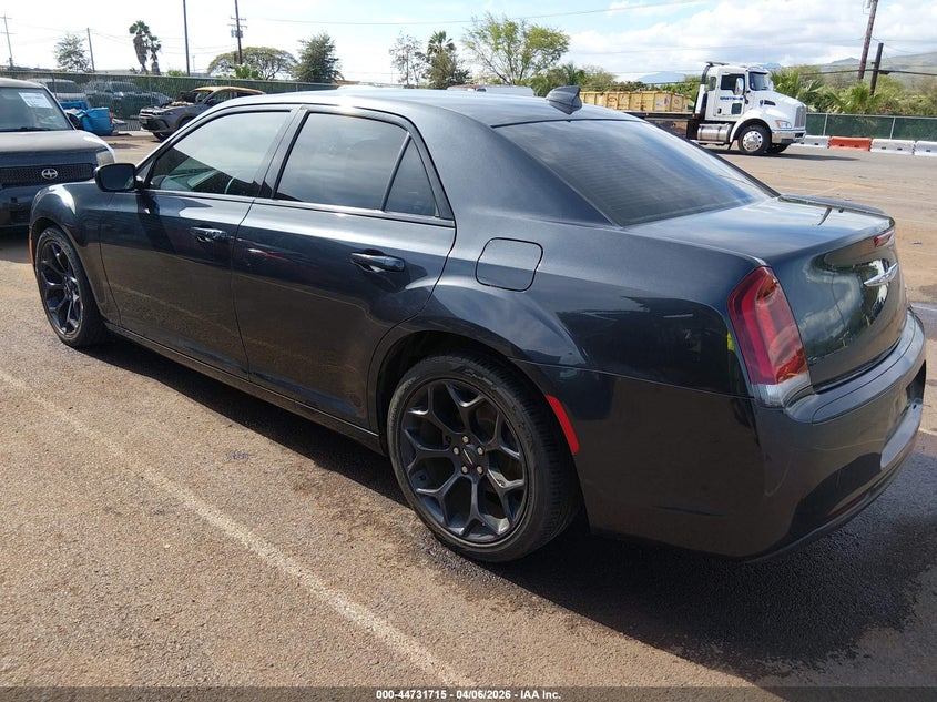 2019 Chrysler 300 VIN 2C3CCABG1KH559810 IAAI salvage auction — WATER/FLOOD, Salvage (Hawaii), sold $550 on 2026-08-18 (photo 3)