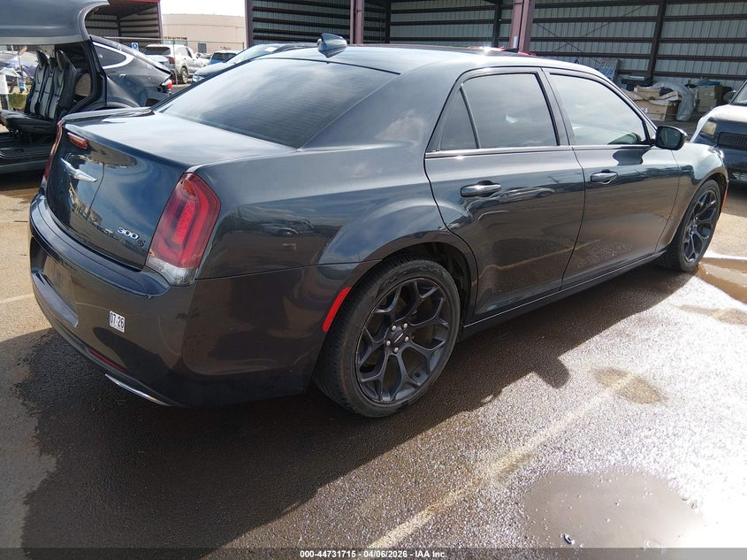 2019 Chrysler 300 VIN 2C3CCABG1KH559810 IAAI salvage auction — WATER/FLOOD, Salvage (Hawaii), sold $550 on 2026-08-18 (photo 4)