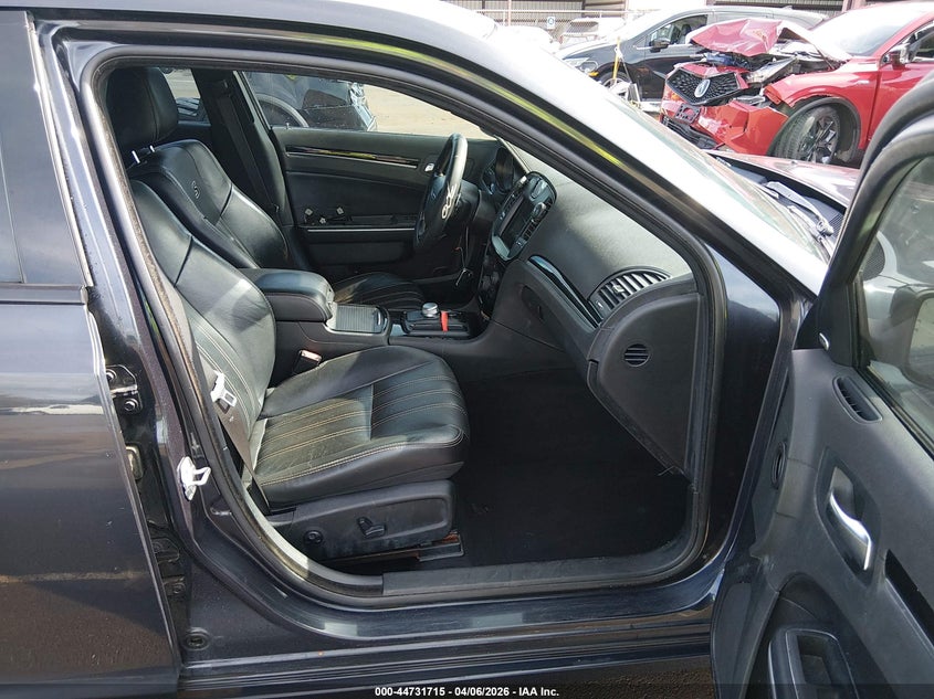 2019 Chrysler 300 VIN 2C3CCABG1KH559810 IAAI salvage auction — WATER/FLOOD, Salvage (Hawaii), sold $550 on 2026-08-18 (photo 5)