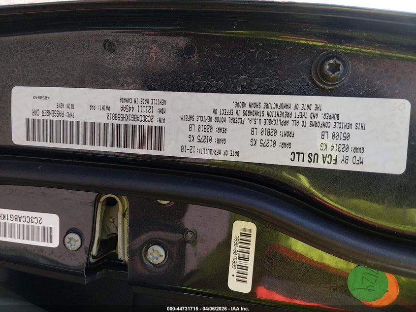 2019 Chrysler 300 VIN 2C3CCABG1KH559810 IAAI salvage auction — WATER/FLOOD, Salvage (Hawaii), sold $550 on 2026-08-18 (photo 9)