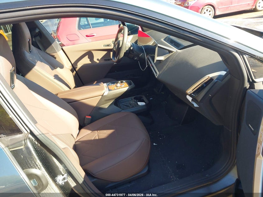 2023 BMW Ix VIN WB523CF09PCM08221 IAAI salvage auction — REAR END, Salvage - Greater Than 75% (Maryland), sold $20,100 on 2026-07-16 (photo 5)