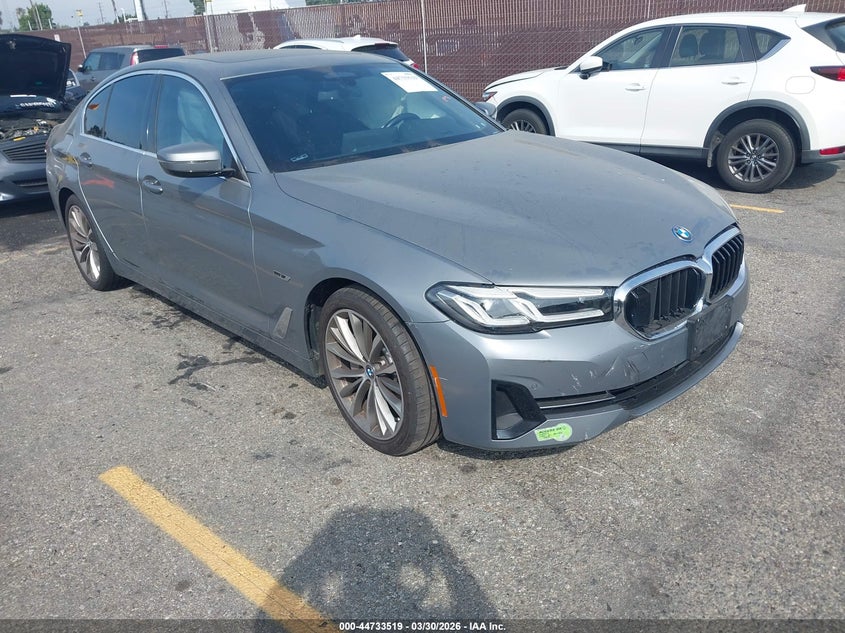 2023 BMW 5er VIN WBA13AG04PCM80945 IAAI salvage auction — LEFT FRONT, Wait Title, sold $17,850 on 2026-08-10 (photo 1)