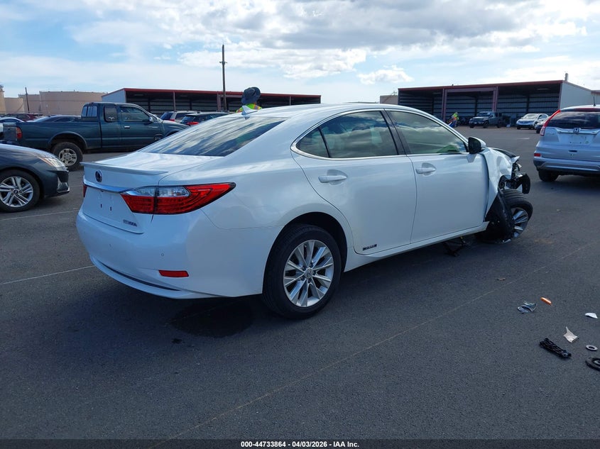 2013 Lexus Es 300h VIN JTHBW1GG6D2027745 IAAI salvage auction — SIDE, Salvage (Hawaii), sold $1,100 on 2026-07-14 (photo 4)
