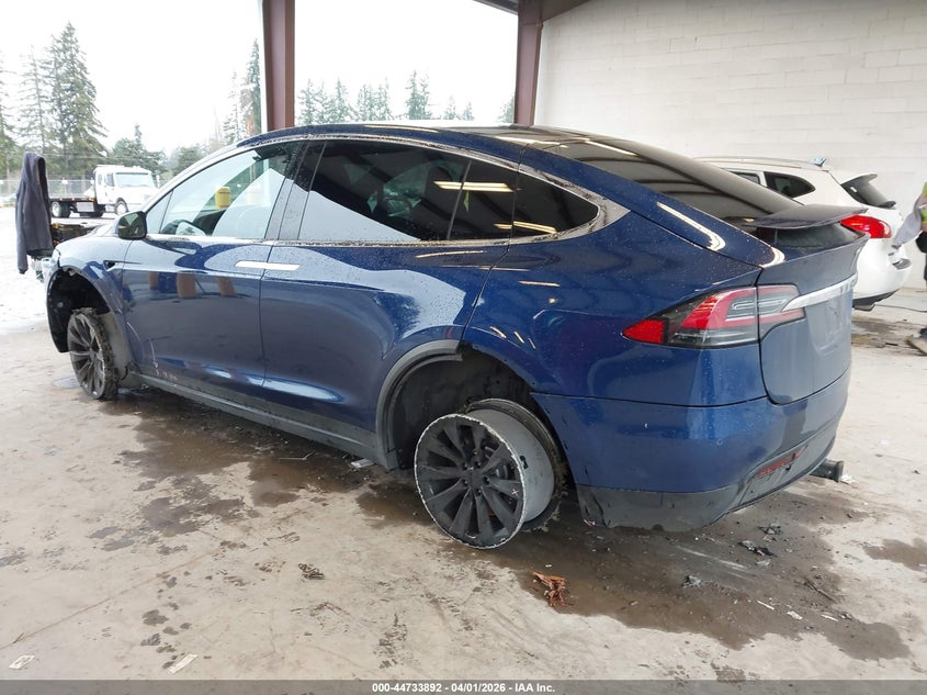 2019 Tesla Model x VIN 5YJXCAE2XKF183644 IAAI salvage auction — LEFT SIDE, Wait Title, sold $9,950 on 2026-07-16 (photo 3)