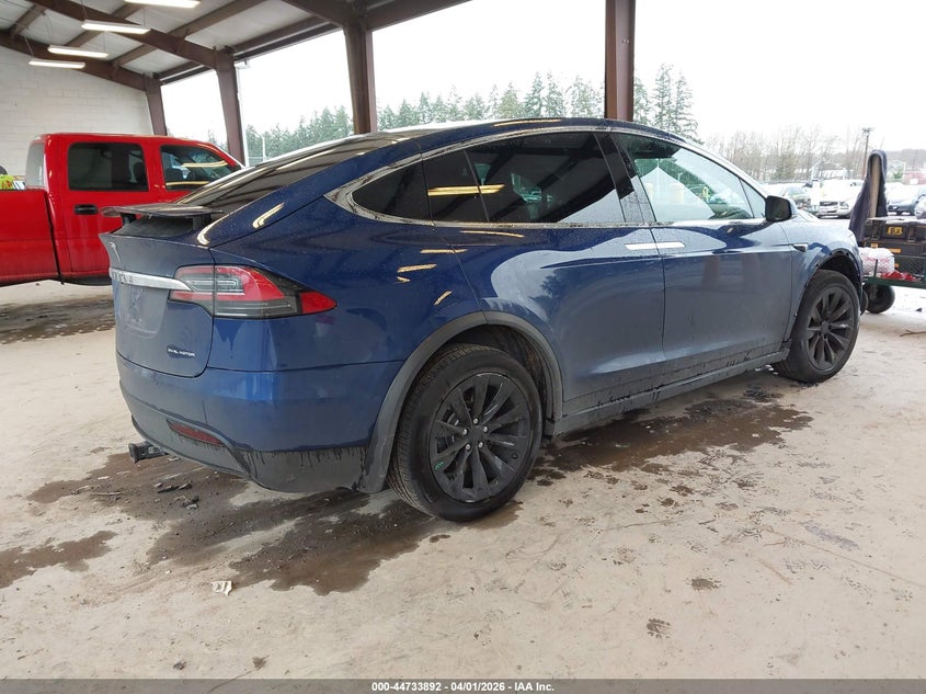 2019 Tesla Model x VIN 5YJXCAE2XKF183644 IAAI salvage auction — LEFT SIDE, Wait Title, sold $9,950 on 2026-07-16 (photo 4)
