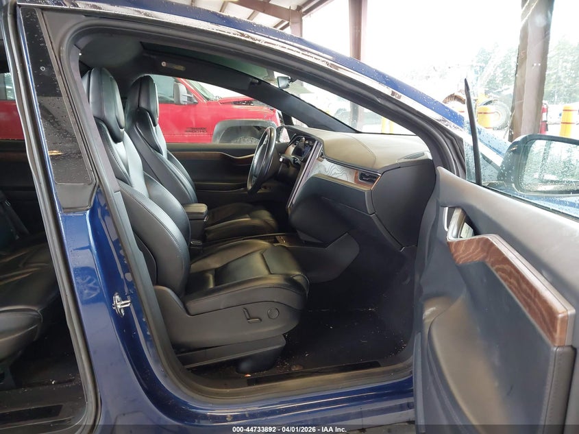 2019 Tesla Model x VIN 5YJXCAE2XKF183644 IAAI salvage auction — LEFT SIDE, Wait Title, sold $9,950 on 2026-07-16 (photo 5)