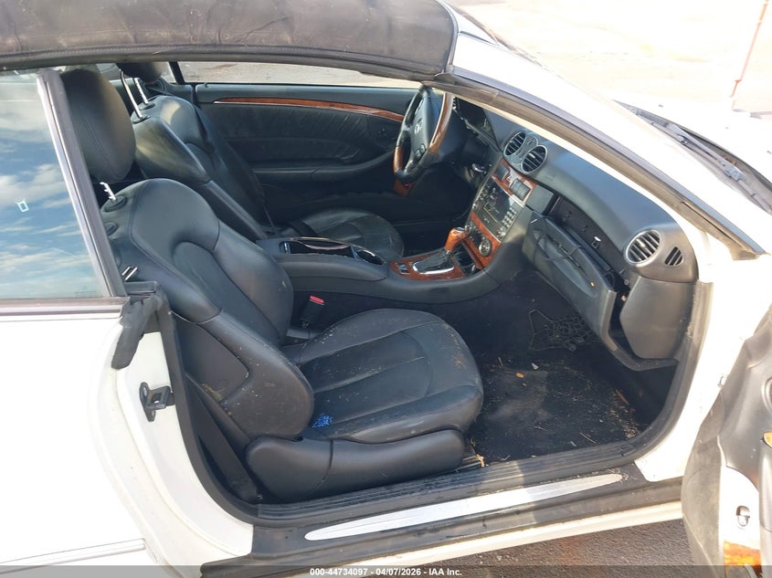 2007 Mercedes-benz Clk-class VIN WDBTK56F97F220887 IAAI salvage auction — WATER/FLOOD, Salvage (Hawaii), sold $75 on 2026-08-18 (photo 5)