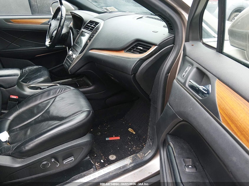 2019 Lincoln Mkc VIN 5LMCJ2C91KUL07732 IAAI salvage auction — FRONT END, Wait Title, sold $1,575 on 2026-07-17 (photo 5)