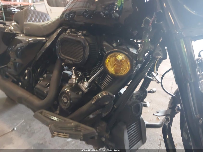 2023 Harley-davidson Road king VIN 1HD1KVP15PB635044 IAAI salvage auction — FRONT END, Wait Title, sold $2,650 on 2026-07-21 (photo 8)