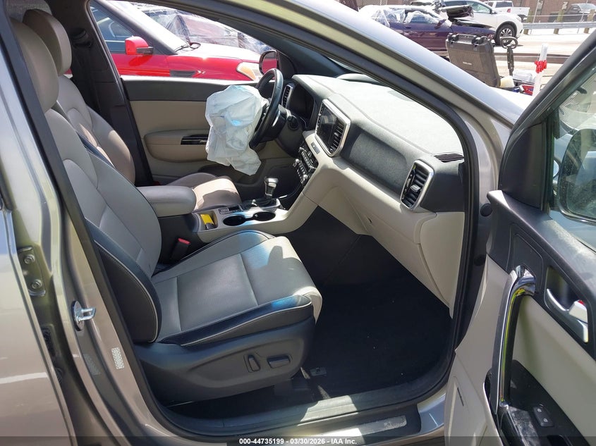 2020 Kia Sportage VIN KNDPR3A69L7713788 IAAI salvage auction — LEFT FRONT, Salvage Title, sold $4,450 on 2026-08-01 (photo 5)