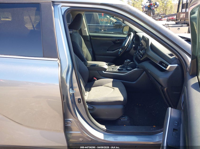 2023 Toyota Highlander VIN 5TDKDRAH0PS512807 IAAI salvage auction — FRONT END, Salvage Title, sold $13,550 on 2026-07-17 (photo 5)