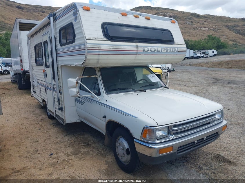 1989 Toyota Pickup VIN JT5VN94T9K0004756 IAAI salvage auction — SIDE, Salvage (California), sold $1,000 on 2026-07-15 (photo 1)