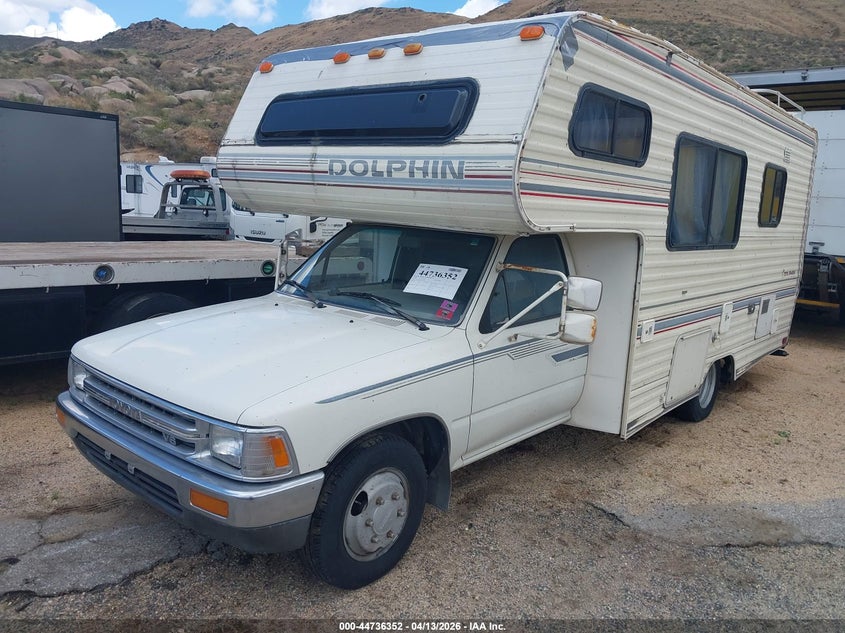 1989 Toyota Pickup VIN JT5VN94T9K0004756 IAAI salvage auction — SIDE, Salvage (California), sold $1,000 on 2026-07-15 (photo 2)