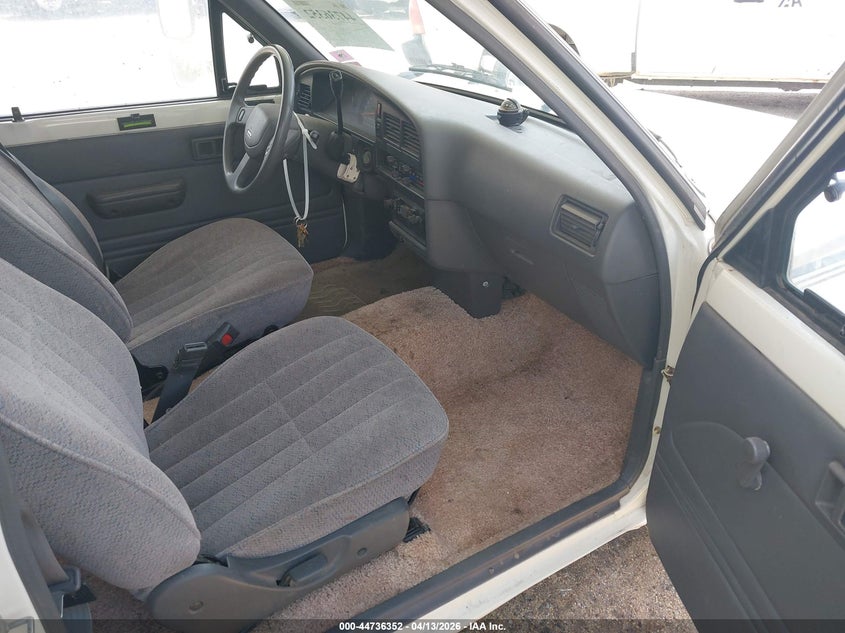 1989 Toyota Pickup VIN JT5VN94T9K0004756 IAAI salvage auction — SIDE, Salvage (California), sold $1,000 on 2026-07-15 (photo 5)