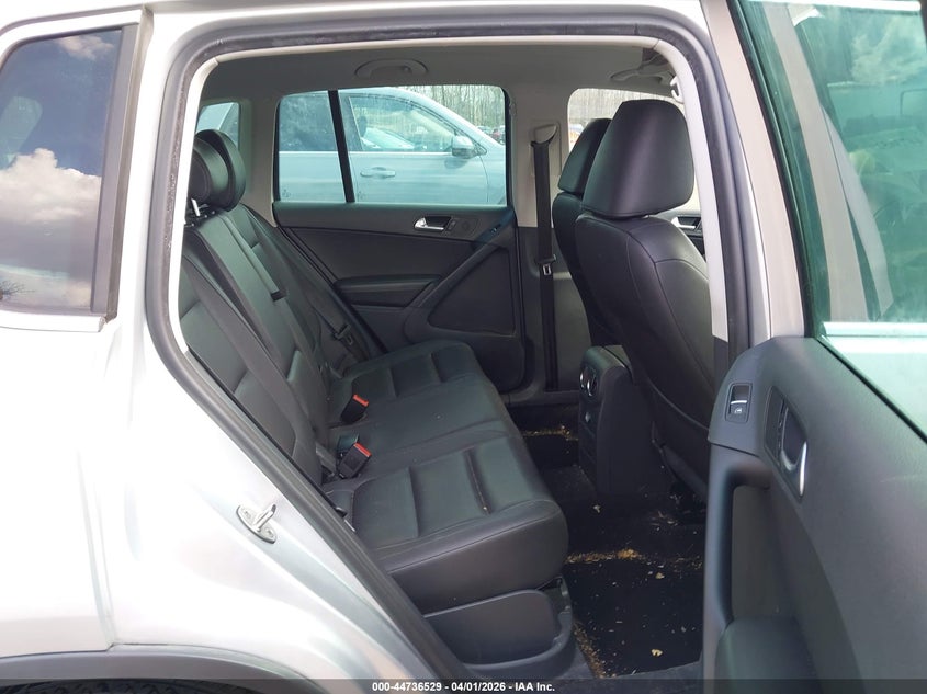 2012 Volkswagen Tiguan VIN WVGBV7AX5CW608320 IAAI salvage auction — RIGHT FRONT, Salvage (Delaware), sold $800 on 2026-08-05 (photo 8)