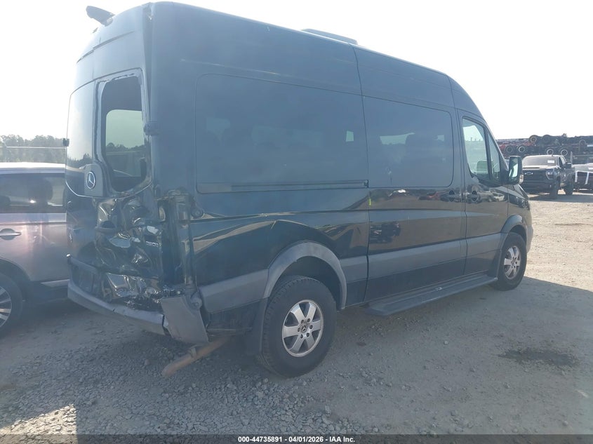 2018 Mercedes-benz Sprinter VIN WDZPE7CD2JP606478 IAAI salvage auction — REAR END, Wait Title, sold $10,100 on 2026-07-16 (photo 4)