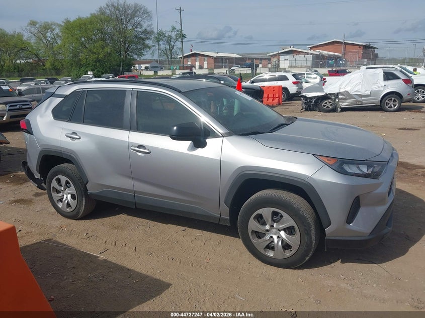 2021 Toyota Rav 4 VIN 2T3H1RFV2MC116309 IAAI salvage auction — REAR END, Salvage Title, sold $7,600 on 2026-07-30 (photo 1)