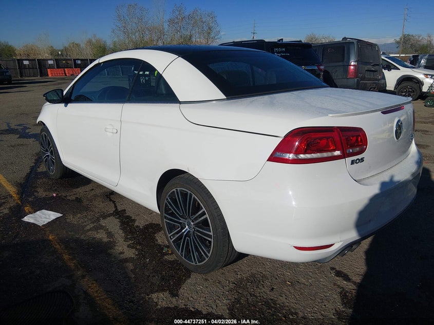 2014 Volkswagen Eos VIN WVWBW8AH2EV005107 IAAI salvage auction — FRONT END, Wait Title, sold $800 on 2026-08-11 (photo 3)