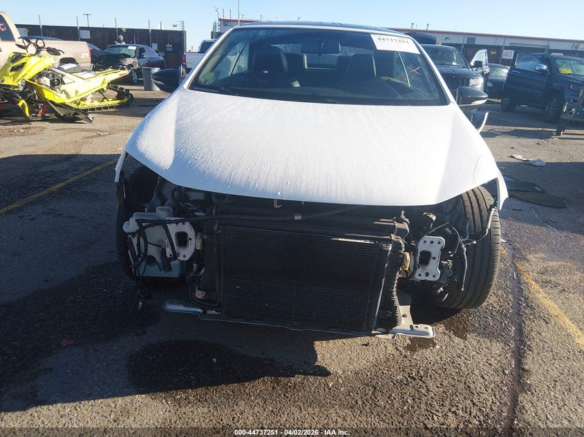 2014 Volkswagen Eos VIN WVWBW8AH2EV005107 IAAI salvage auction — FRONT END, Wait Title, sold $800 on 2026-08-11 (photo 6)