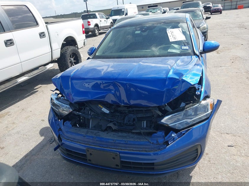 2024 Volkswagen Jetta VIN 3VW7M7BU4RM003518 IAAI salvage auction — FRONT END, Wait Title, sold $4,600 on 2026-07-11 (photo 6)