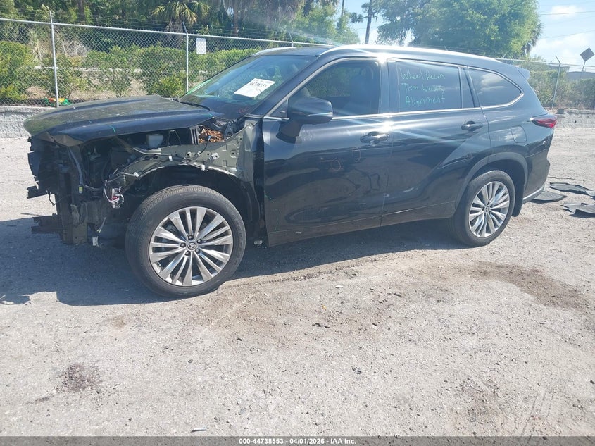 2024 Toyota Highlander VIN 5TDKDRAH4RS540189 IAAI salvage auction — FRONT END, Wait Title, sold $16,075 on 2026-07-16 (photo 2)