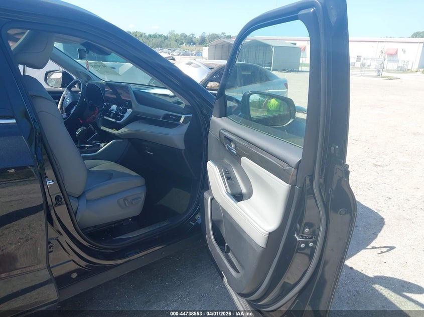 2024 Toyota Highlander VIN 5TDKDRAH4RS540189 IAAI salvage auction — FRONT END, Wait Title, sold $16,075 on 2026-07-16 (photo 5)