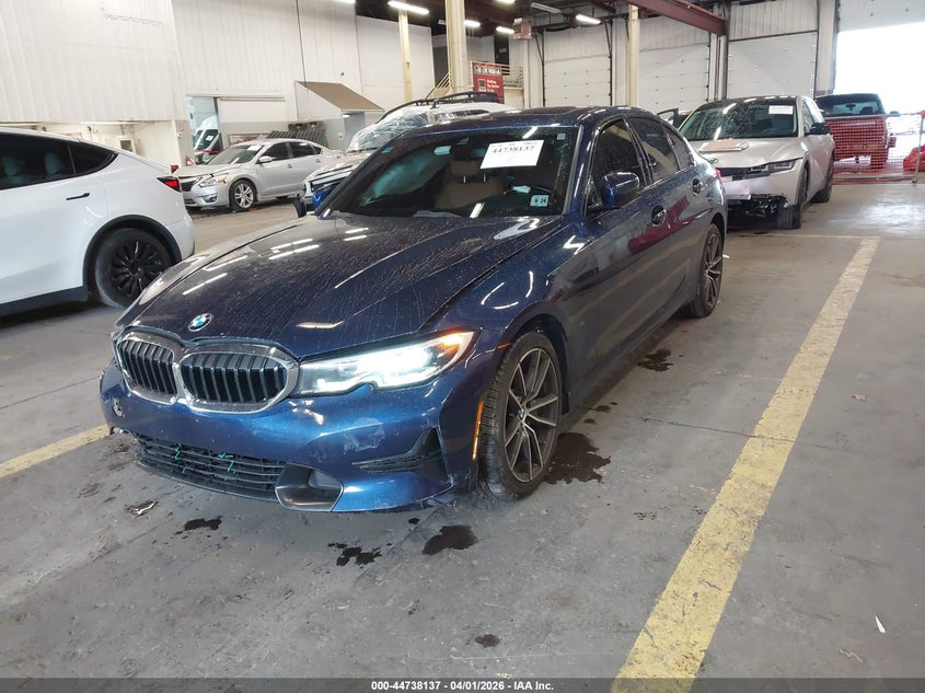 2019 BMW 3er VIN WBA5R7C57KFH32573 IAAI salvage auction — FRONT END, Wait Title, sold $10,325 on 2026-07-23 (photo 2)