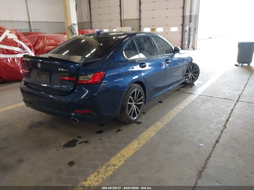 2019 BMW 3er VIN WBA5R7C57KFH32573 IAAI salvage auction — FRONT END, Wait Title, sold $10,325 on 2026-07-23 (photo 4)