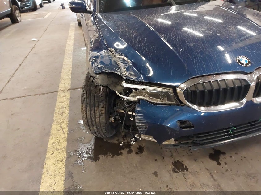 2019 BMW 3er VIN WBA5R7C57KFH32573 IAAI salvage auction — FRONT END, Wait Title, sold $10,325 on 2026-07-23 (photo 6)