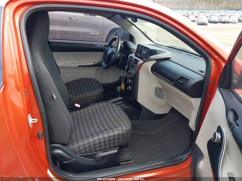 2013 Scion Iq VIN JTNJJXB05DJ022532 IAAI salvage auction — SIDE, Wait Title, sold $2,050 on 2026-08-01 (photo 5)
