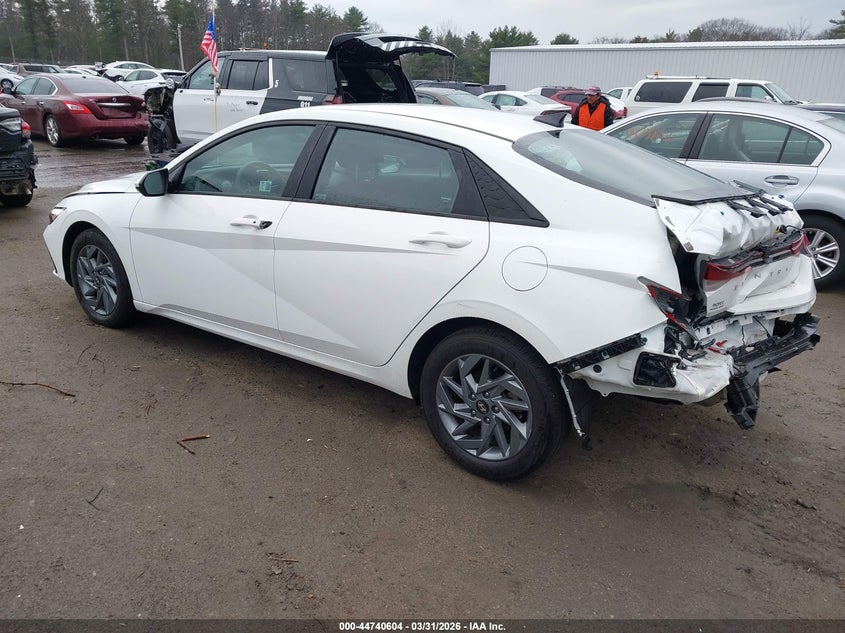 2024 Hyundai Elantra VIN KMHLM4DG3RU759923 IAAI salvage auction — REAR END, Wait Title, sold $25 on 2026-07-24 (photo 3)